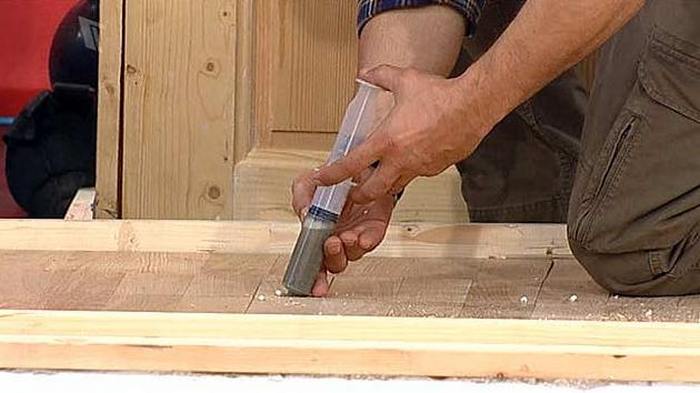 Как избавиться от скрипа деревянного пола: причины появления и способы ремонта