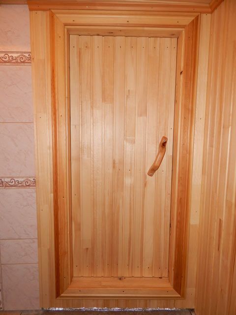 Деревянные двери для бани: входные и в парилку, фото примеры, изделия из сосны