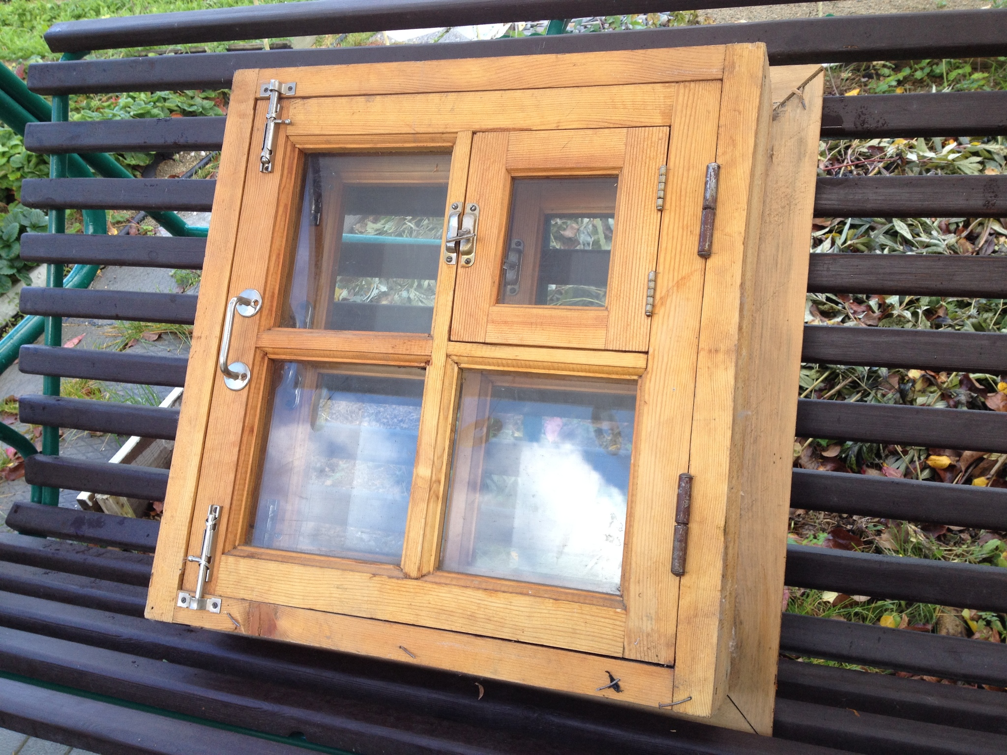 Деревянные окна со стеклопакетом для бани