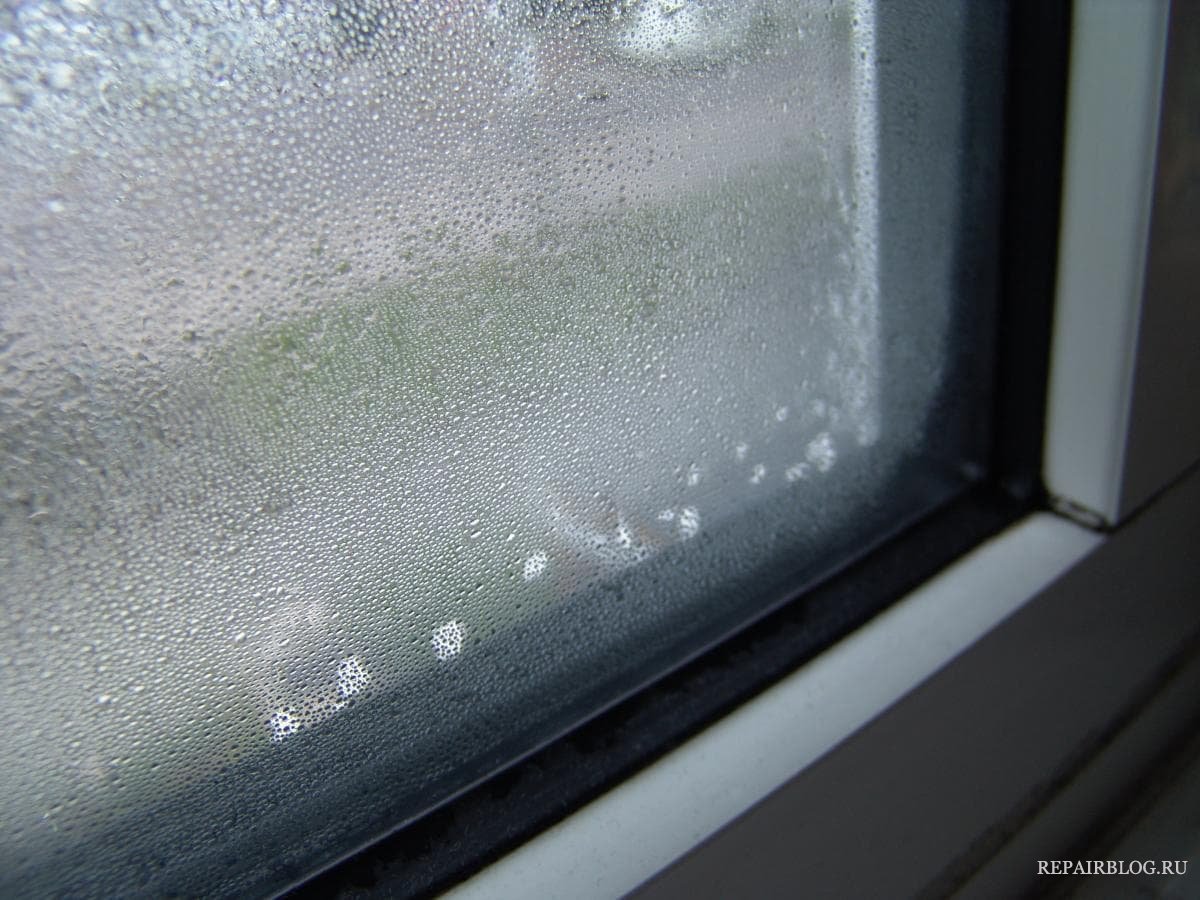 Почему потеют пластиковые окна и как справиться с этой проблемой?