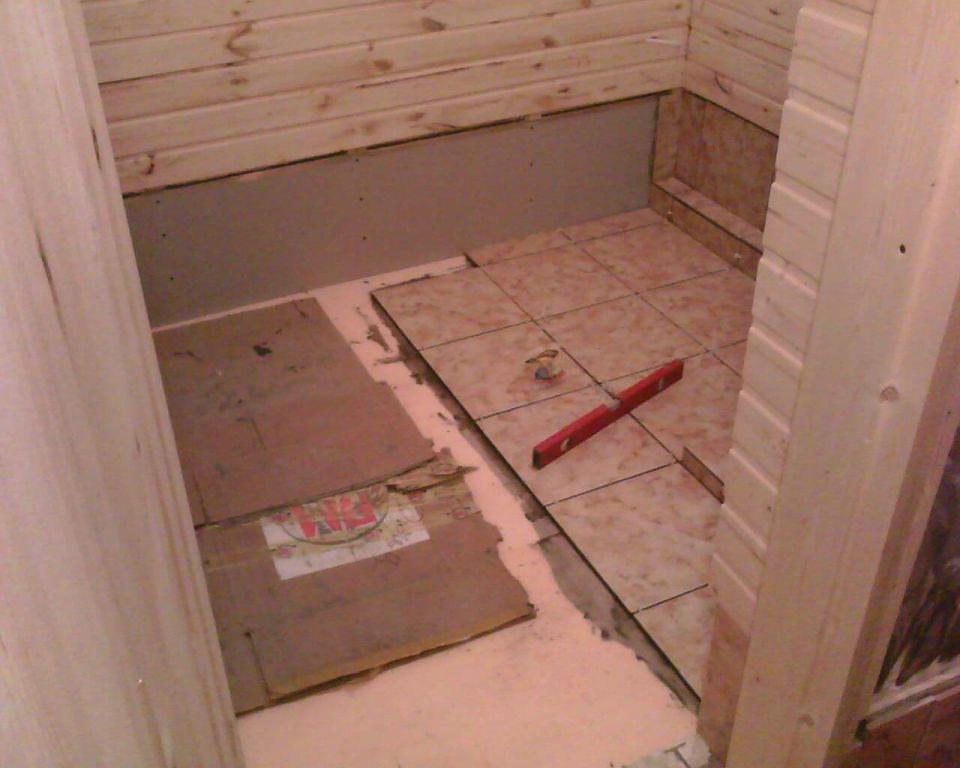 Монтаж деревянного пола в бане