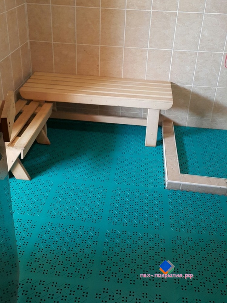 Укладка керамической плитки на пол в бане