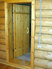 Дверь в баню своими руками: самостоятельная установка и возможные проблемы при монтаже