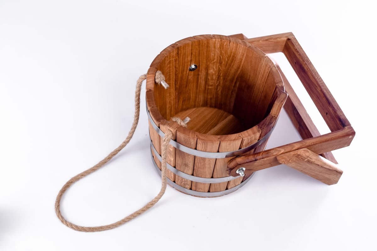 Ведро для бани [сауны]: устройство для обливания своими руками