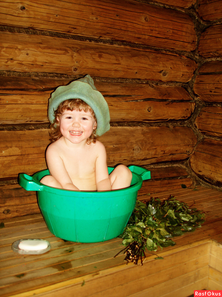 Когда можно купать в бане грудничка: польза и вред для новорожденного малыша