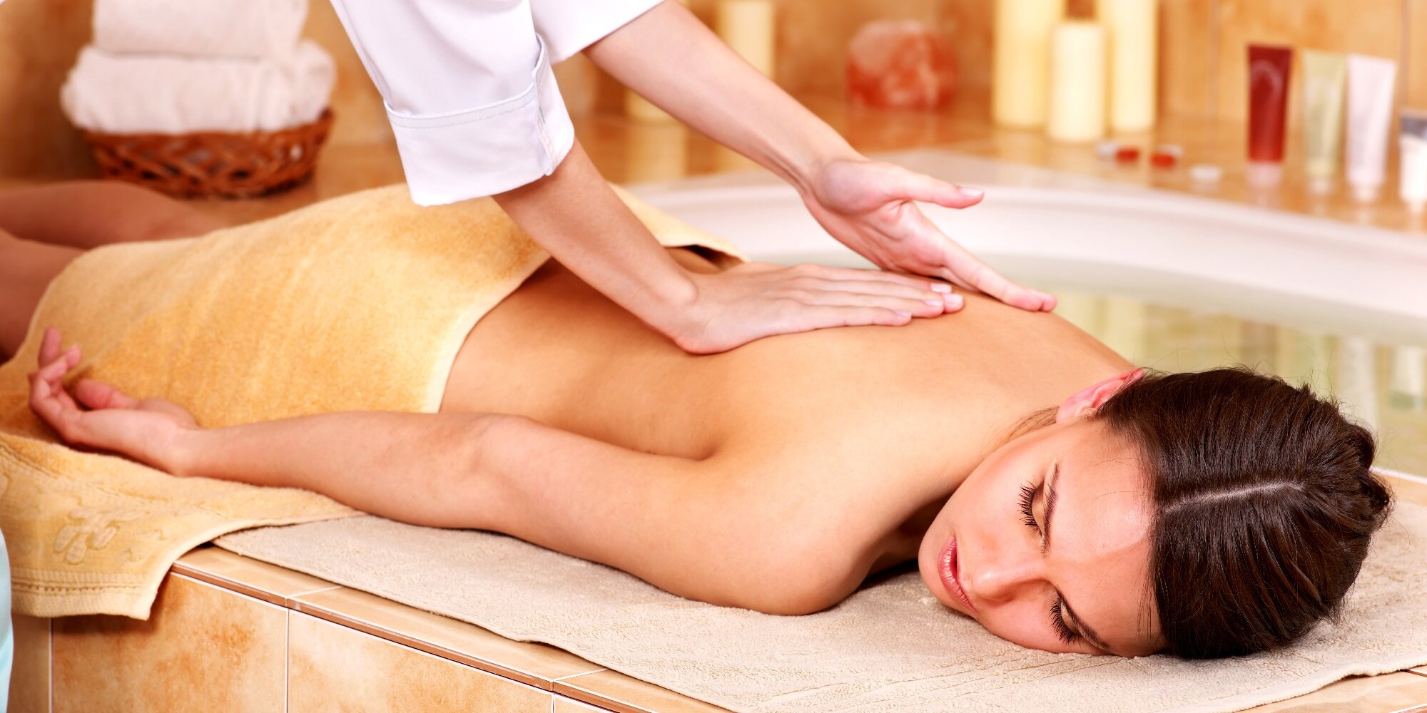 Медовый массаж в бане - польза, противопоказания, техника проведения массажа