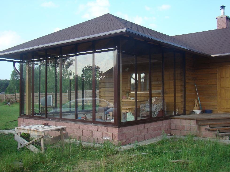 Проект бани с беседкой под одной крышей (106 фото): пристроенная конструкция с мангалом и барбекю, пристройка в виде беседки под общей крышей