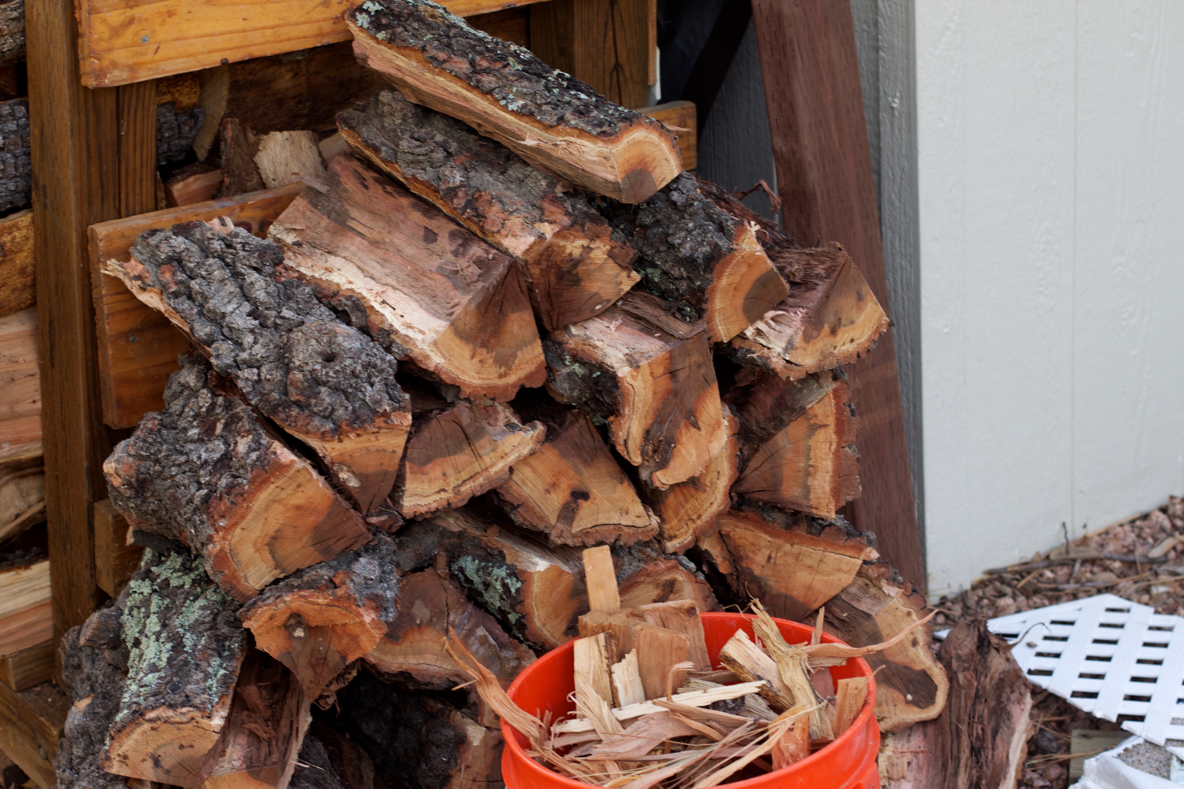 Какими дровами топить баню: дрова из березы, дрова из ольхи, видео