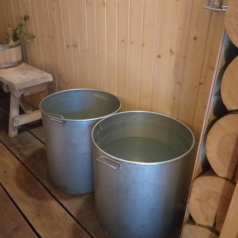 Бак для воды в баню: из нержавейки, для горячей и холодной воды, установка своими руками на трубу