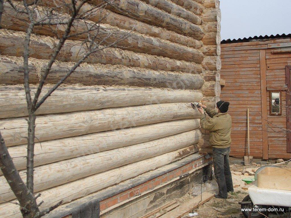 Обработка деревянного дома снаружи:  выбор средств и пошаговая инструкция