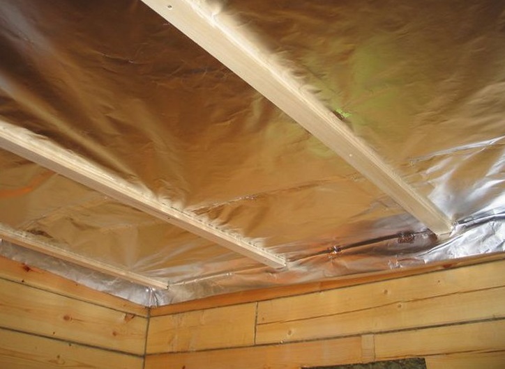 Как утеплить потолок в бане, чтобы пар грел тело, а не крышу