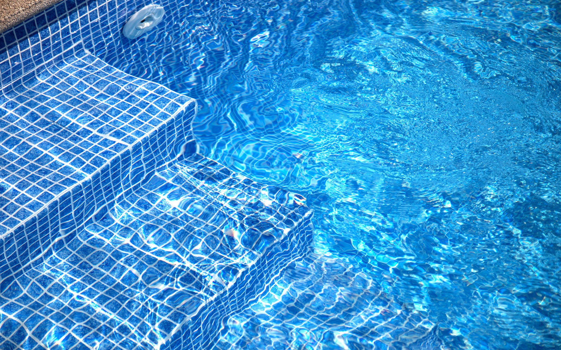 Плёнка ПВХ для бассейна. Все характеристики и примерные цены гидроизоляционного материала