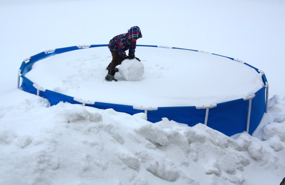 Как сложить каркасный бассейн на зиму? нужно ли убирать бассейн? как правильно разобрать и складывать круглый бассейн?