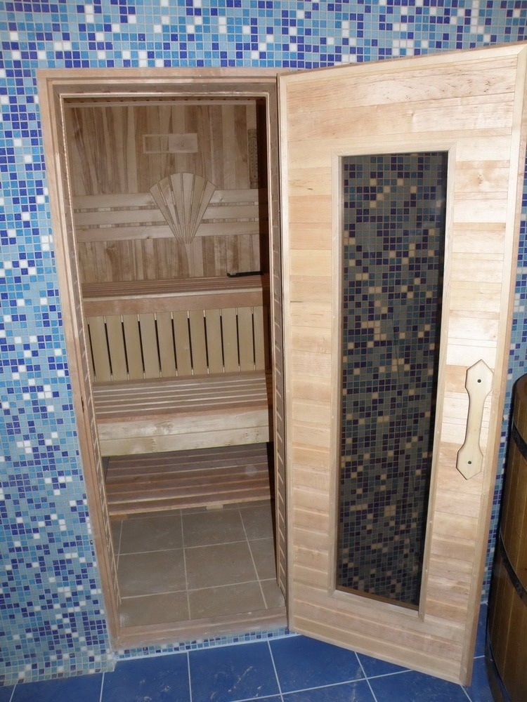 60 вариантов правильных деревянных дверей для бани