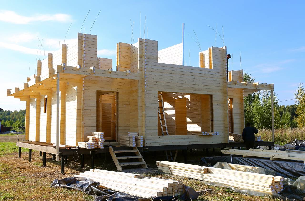 Дома из двойного бруса (53 фото): проекты теплых конструкций, строительство по финской технологии, отзывы владельцев