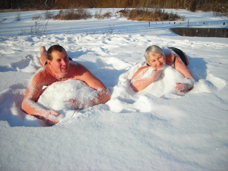 Полезно ли после бани прыгать в снег? аргументы и вердикты медицины