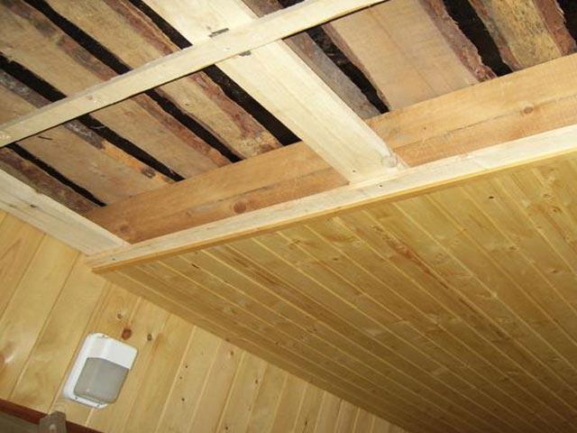 Как выполнить потолок в бане своими руками: материалы и технологии