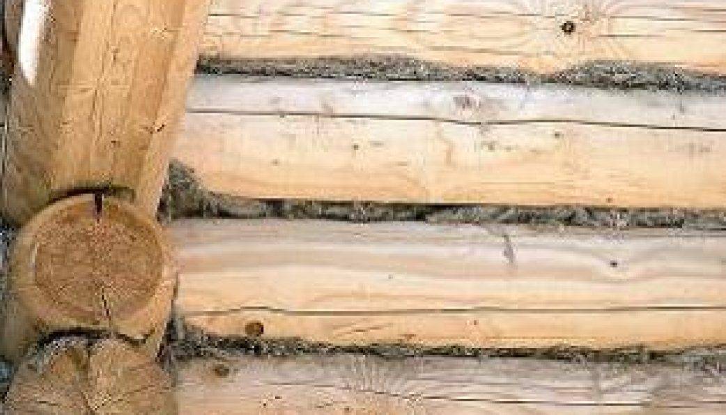 Чем заделать щели в деревянном доме