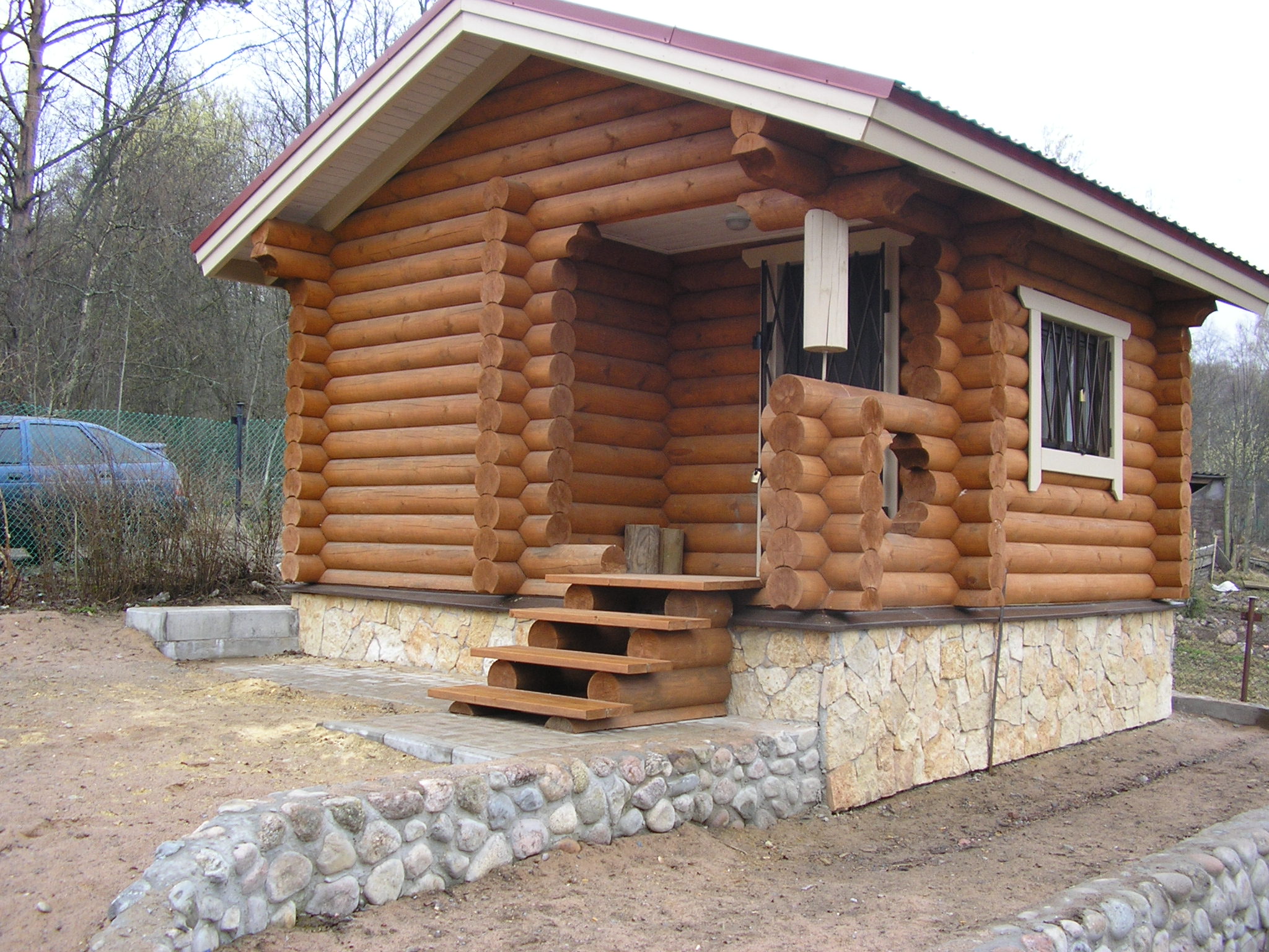 Бани из оцилиндрованного бревна (52 фото): деревянные конструкции для дома, двухэтажное строение с мансардой, отзывы владельцев