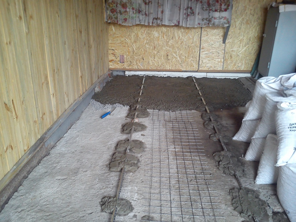 Как сделать бетонный пол в бане по грунту