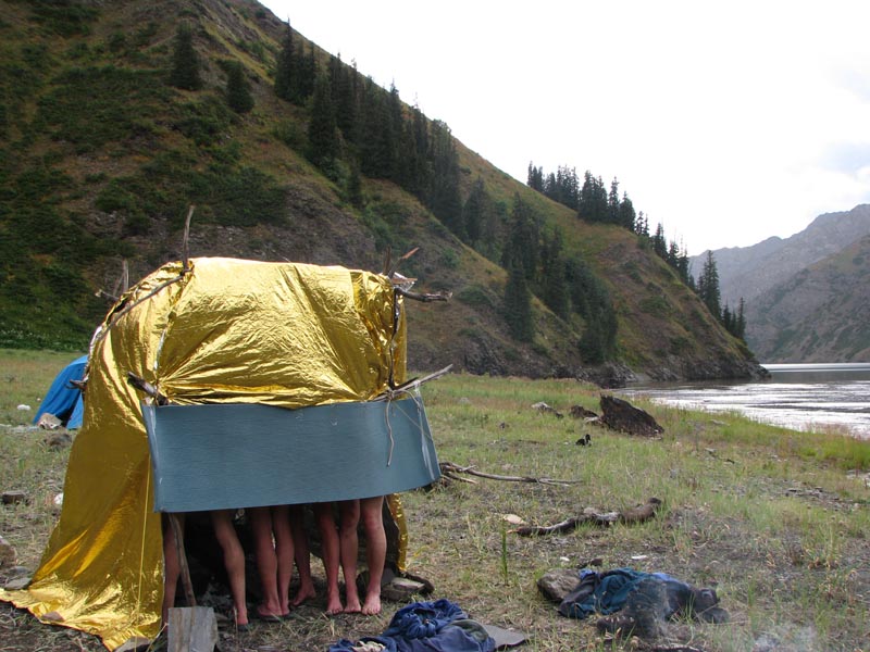 Походная баня из палатки и полиэтилена: делаем своими руками