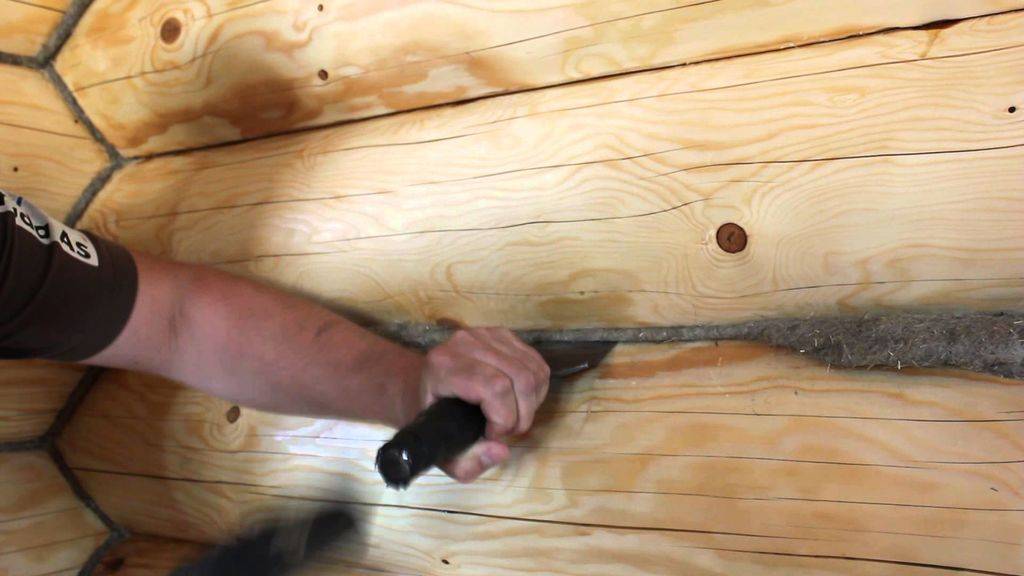 Как правильно конопатить баню сруб из бруса: мхом, джутом или паклей + видео