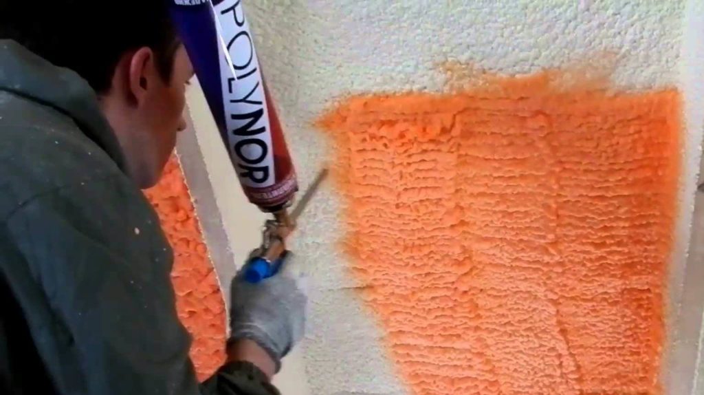 Пена для утепления стен дома: нанесение жидкой монтажной пены в баллонах своими руками, теплоизоляция стен внутри и снаружи