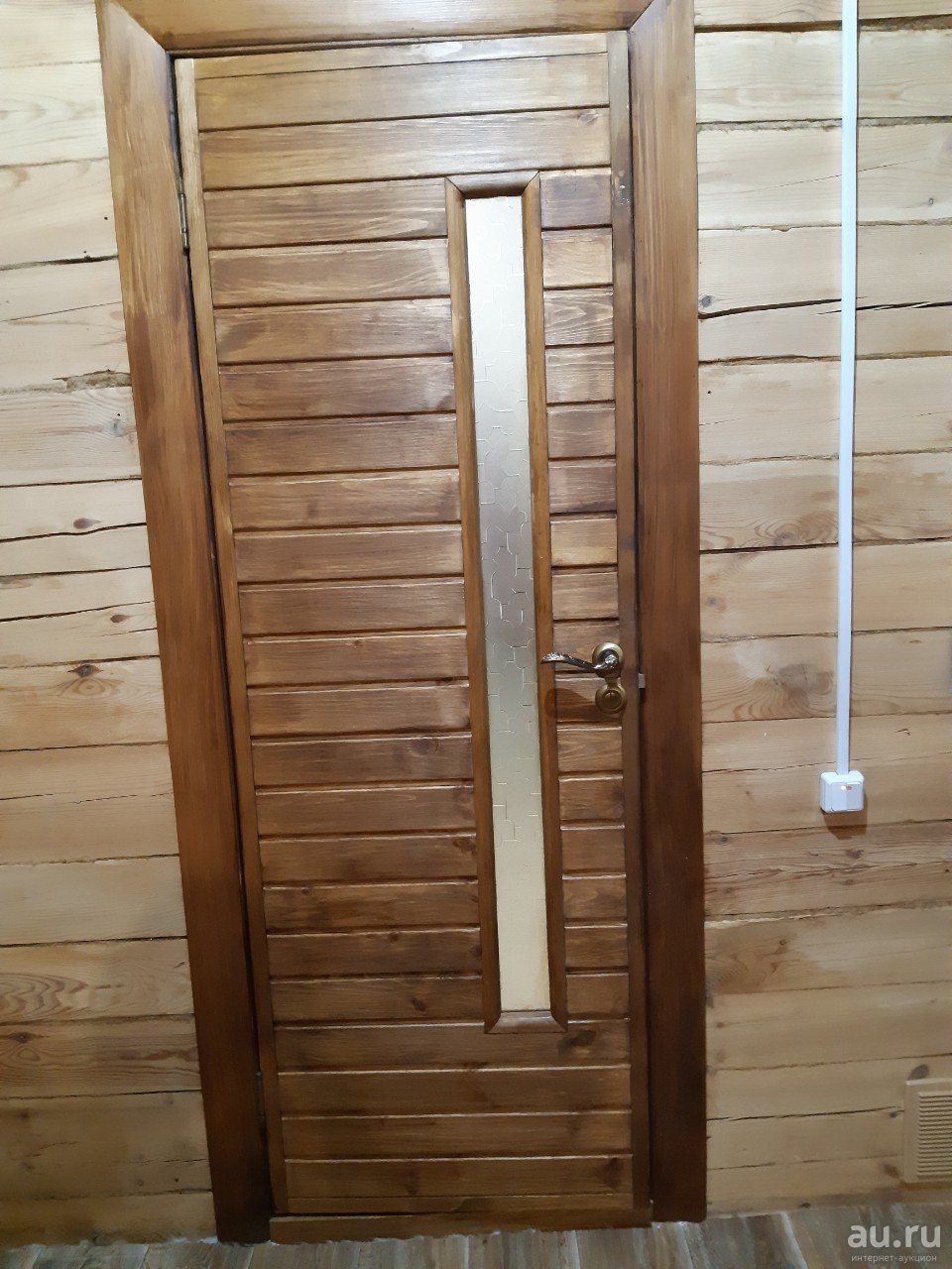 Установка двери в бане – важные особенности
