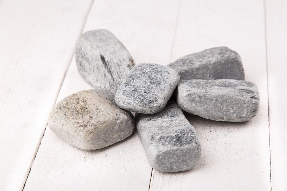 Талькохлорит для бани: свойства камня обвалованного и колотого, фото