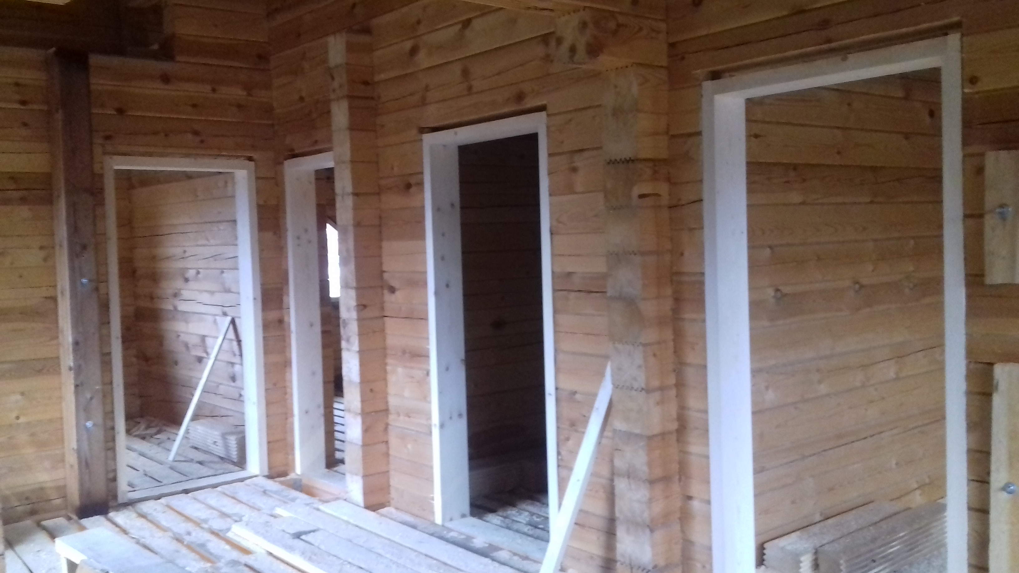 Как сделать окосячку окон и дверей в деревянном доме