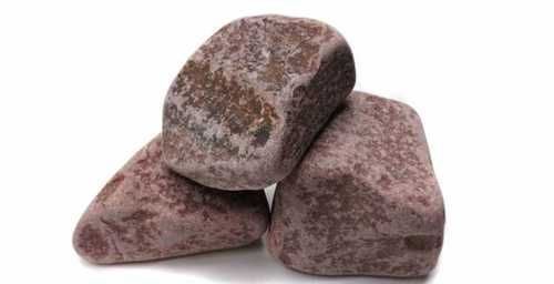 Малиновый кварцит для бани – уникальный камень для печи