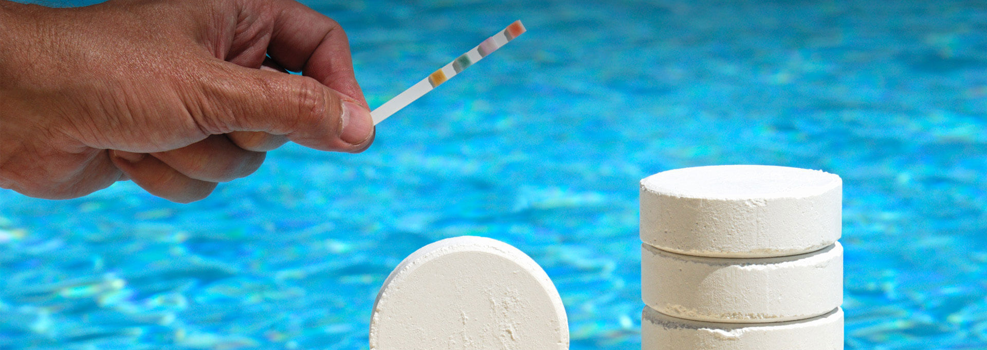 Таблетки в бассейн для дезинфекции воды: разновидности таблеток и их действие