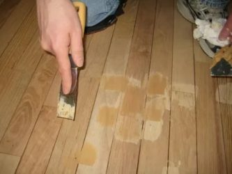 Чем шпаклевать деревянный пол перед покраской