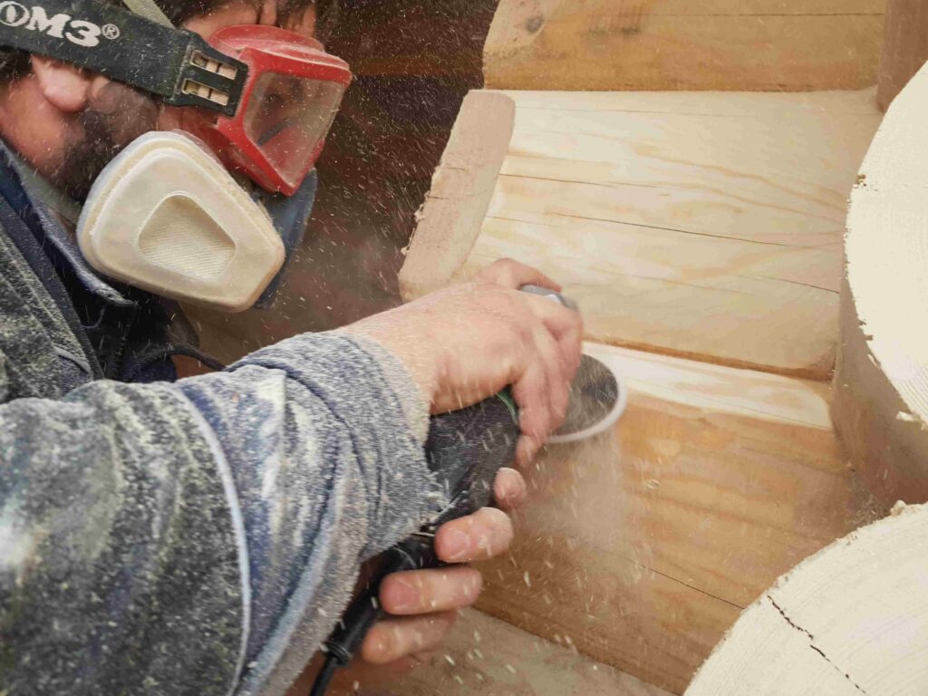 Шлифовка бруса внутри дома: полировка брусового коттеджа, чем лучше шлифовать стены, как отшлифовать своими руками