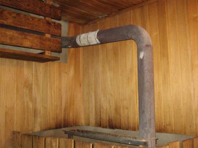 Монтаж дымохода в бане из сэндвич труб – инструкция по установке