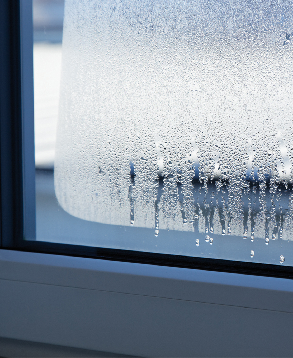 Пластиковые окна потеют изнутри в квартире: ищем причины и следствия, почему это происходит?